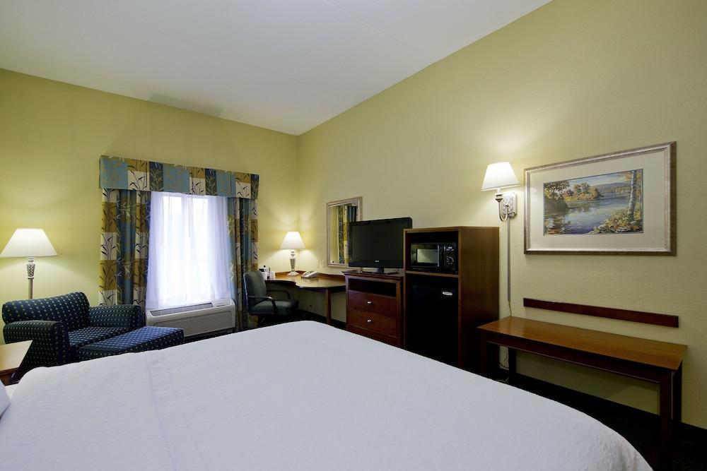 Hampton Inn Inwood Exterior photo