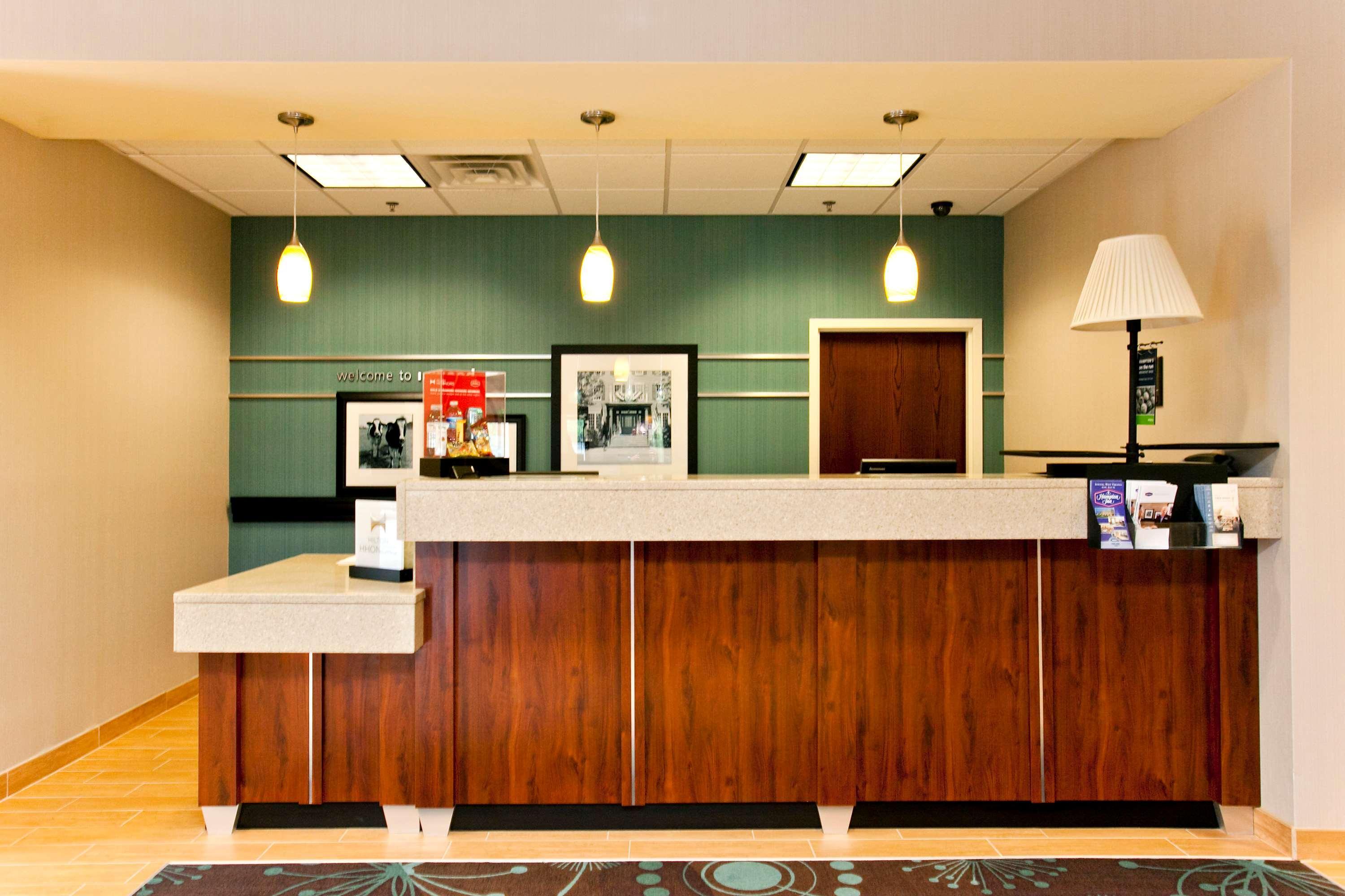 Hampton Inn Inwood Exterior photo
