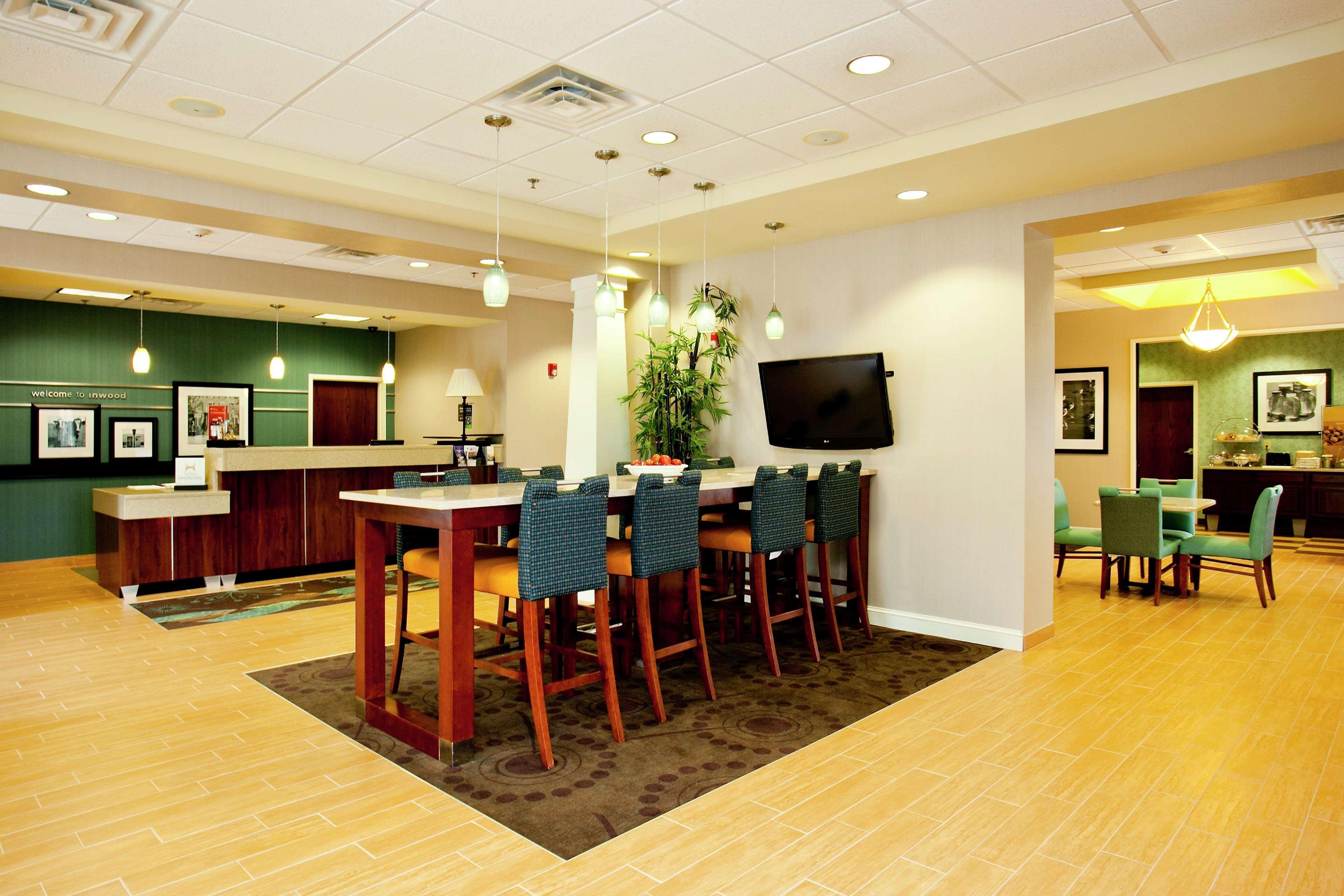 Hampton Inn Inwood Exterior photo