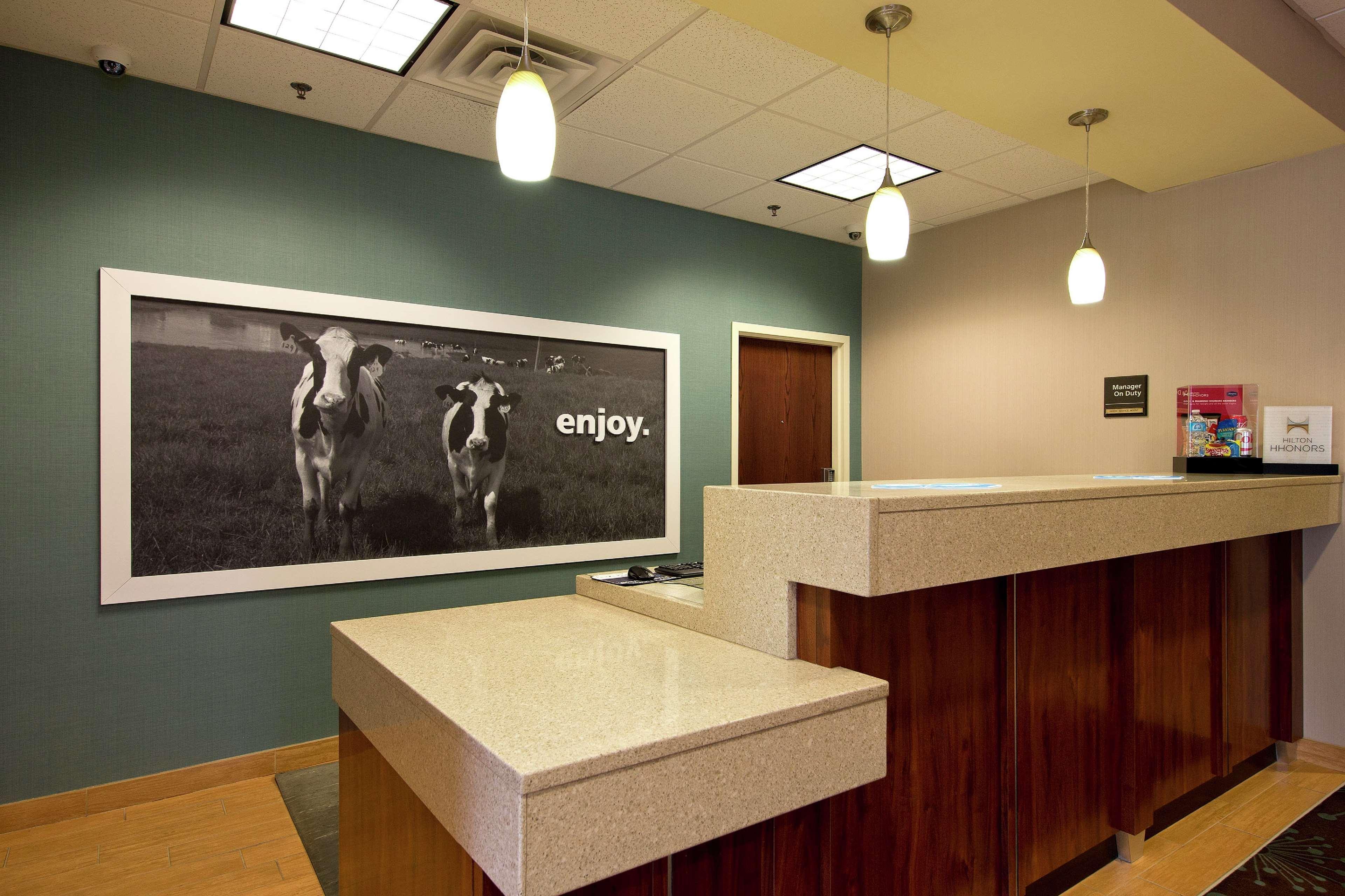 Hampton Inn Inwood Exterior photo